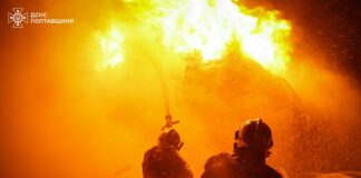 Rescuers extinguish massive fire after Russian strike