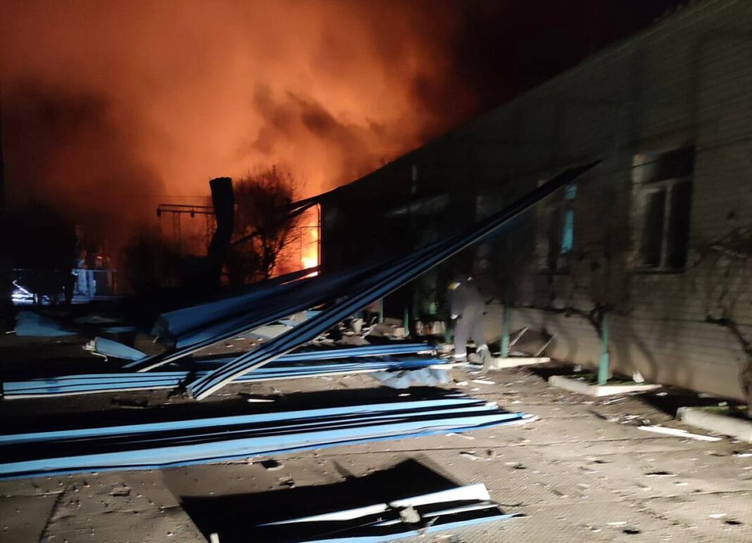 пожежа після удару по енергетичній інфраструктурі в Одеській області