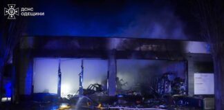 Дрони вдарили по житловому району Одеси: наслідки атаки наслідки нічної атаки дронів в Одесі, пожежа та робота рятувальників