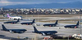 У Софії помітили військові літаки США — реакція Американські військові літаки на стоянці цивільного аеропорту Софії