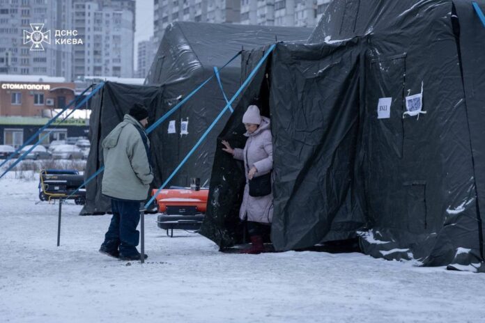Житлові будинки Києва взимку без опалення
