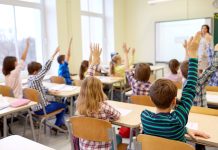 українські школярі на уроці в класі