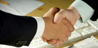 підписання договору між підприємцями