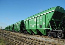 UZ's freight traffic finances passenger traffic Ukrzaliznytsia freight train on the tracks