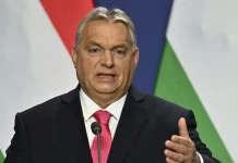 Віктор Орбан під час публічного виступу про нафтопровід Дружба