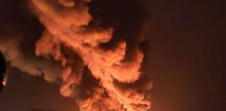 Масштабна пожежа на нафтобазі Великолукська