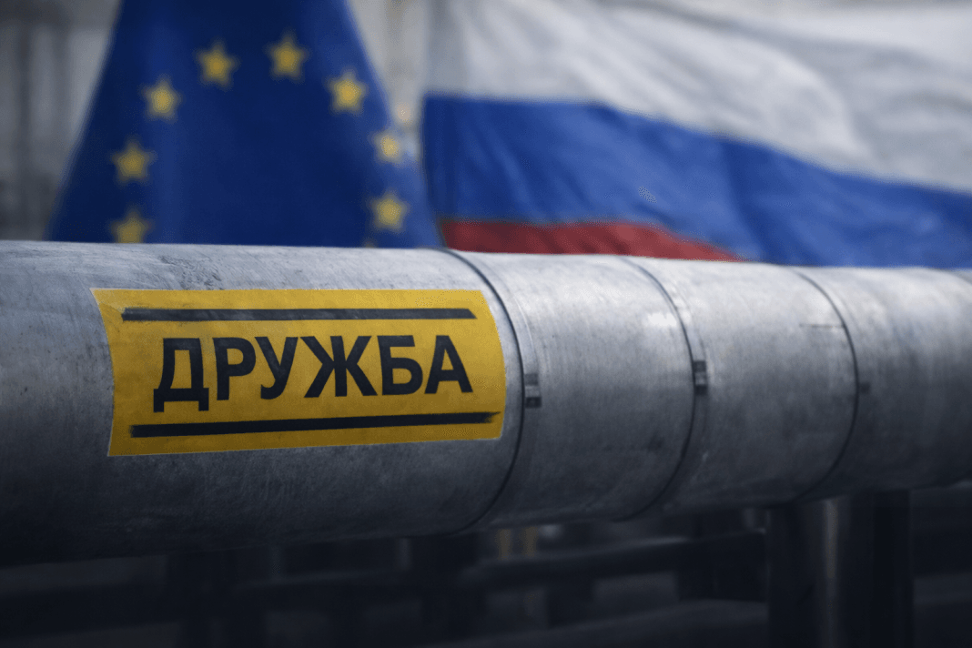 Druzhba oil pipeline The Druzhba pipeline and the flags of the EU and Russia