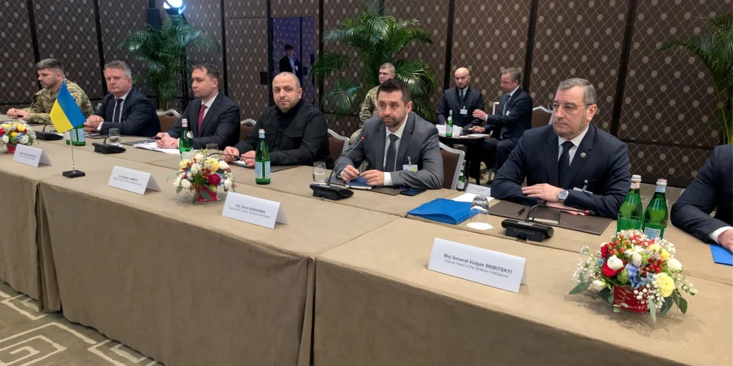 Representatives of Ukraine, the US and Russia at the talks