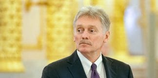 Речник кремля Дмитро Пєсков під час брифінгу для преси