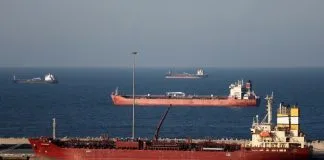 Сім країн готові розблокувати Ормузьку протоку Кораблі в Ормузькій протоці