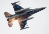винищувач F-16 у польоті