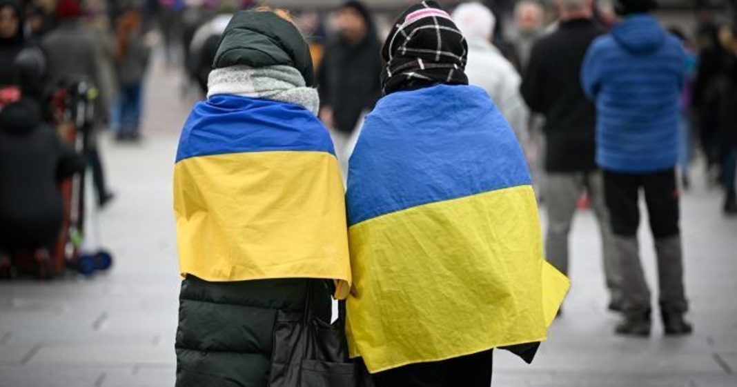 українки і прапор