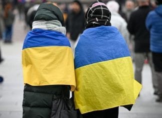 українки і прапор