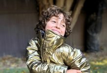 10-РІЧНИЙ ДИЗАЙНЕР ПОКАЗАВ КОЛЕКЦІЮ В ПАРИЖІ юний дизайнер Макс Александер представляє колекцію одягу