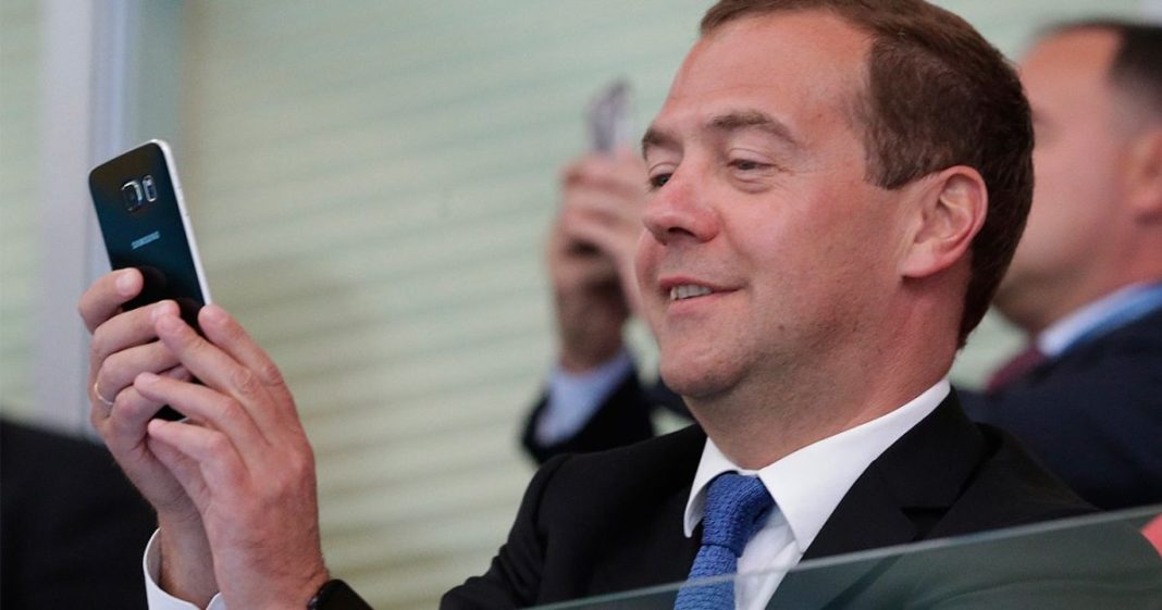 1bd9497b689b2c4825514e999f59bcb9 Dmitry Medvedev during a public speech