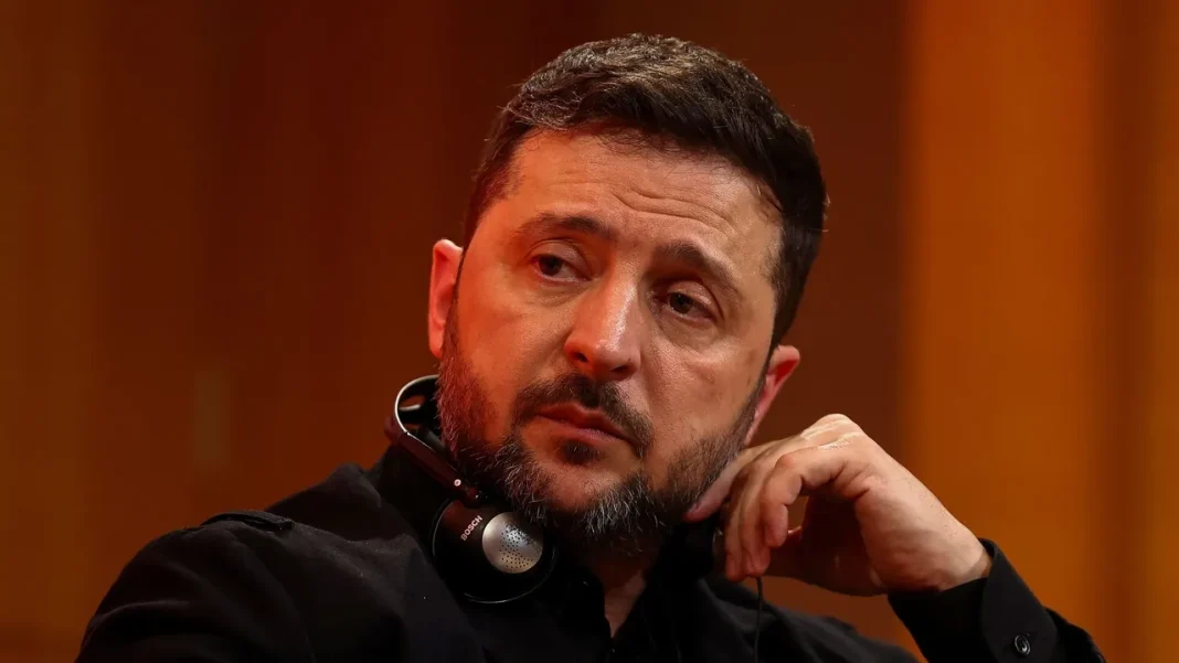 1e30b418bfd1b142ad0411cd95052beafd1afe8eda74b3ab869812eeb39d223d_MAIN Volodymyr Zelenskyy speaking at a press conference