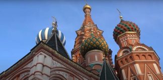 Кремль у Москві — політичний центр влади Росії