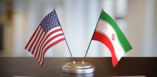 Прапори Ірану і США