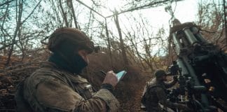 Українські військові на позиціях під час наступу на Олександрівському напрямку