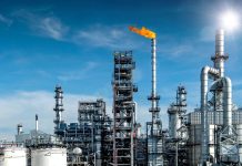 нафтопереробний завод у Китаї