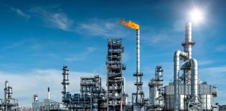 нафтопереробний завод у Китаї