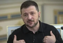 Україна готова до діалогу з Ізраїлем – Зеленський Володимир Зеленський виступає на прес-конференції