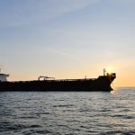 Російський танкер з нафтою прямує до Куби попри блокаду США