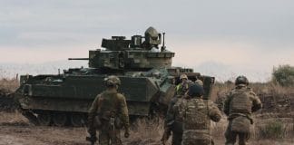 Українські військові на позиціях під час бойових дій на сході України