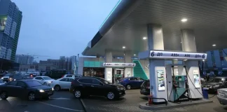 Ukraine's petrol station rush due to fear of fuel price hike Queues of cars at a petrol station in Ukraine due to rising fuel prices