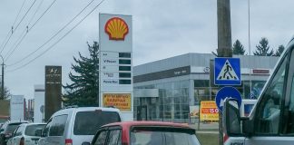 Cars at a petrol station in Ukraine