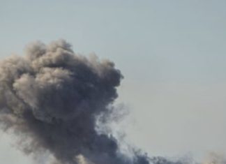 Дим над складом після удару ЗСУ на Запоріжжі