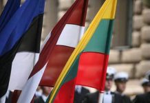 Прапори країн Балтії