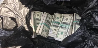 Ексспівробітник БЕБ вимагав $700 тисяч у бізнесмена хабар 100 тис доларів