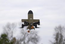 український дрон-перехоплювач у повітрі