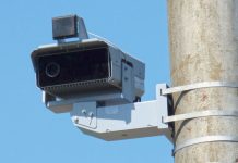 Камера автофіксації перевіряє номер автомобіля