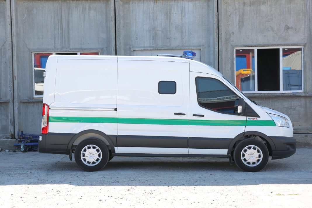 броньований інкасаторський автомобіль банку