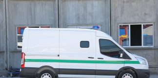 УГОРЩИНА НЕ ПОВЕРНУЛА $40 МЛН І ЗОЛОТО «ОЩАДБАНКУ» броньований інкасаторський автомобіль банку