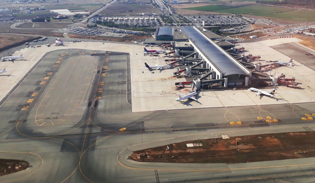 аеропорт Ларнаки на Кіпрі