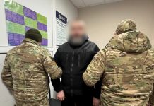 Ченців УПЦ МП на Харківщині підозрюють у зґвалтуванні Поліцейські затримують ченців УПЦ МП