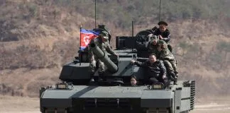 Доньку Кім Чен Ина помітили за кермом танка Кім Чен Ин на військових навчаннях у Північній Кореї.