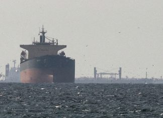 ВІЙНА З ІРАНОМ МОЖЕ ОБВАЛИТИ СВІТОВУ ЕКОНОМІКУ Нафтовий танкер в морі