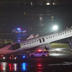 Літак Air Canada зіткнувся з авто на летовищі Нью-Йорка