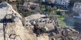 зруйнована будівля після авіаудару у Лівані