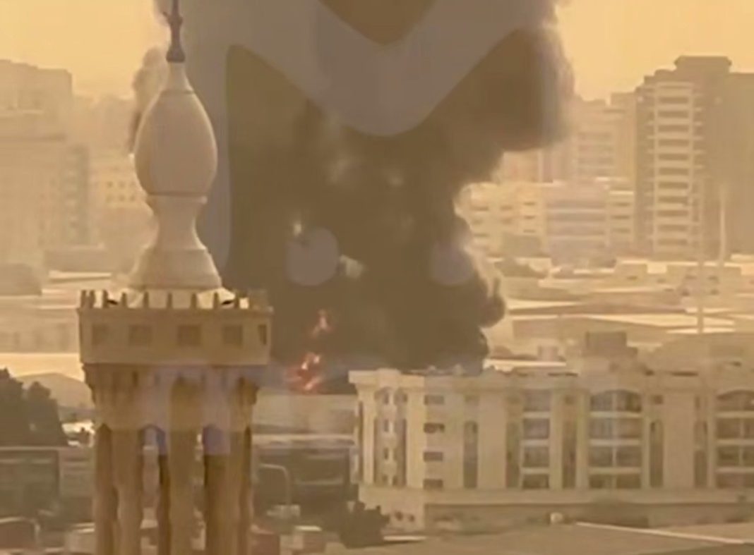 Screenshot_2 Thick smoke after a fire in a Sharjah urban development