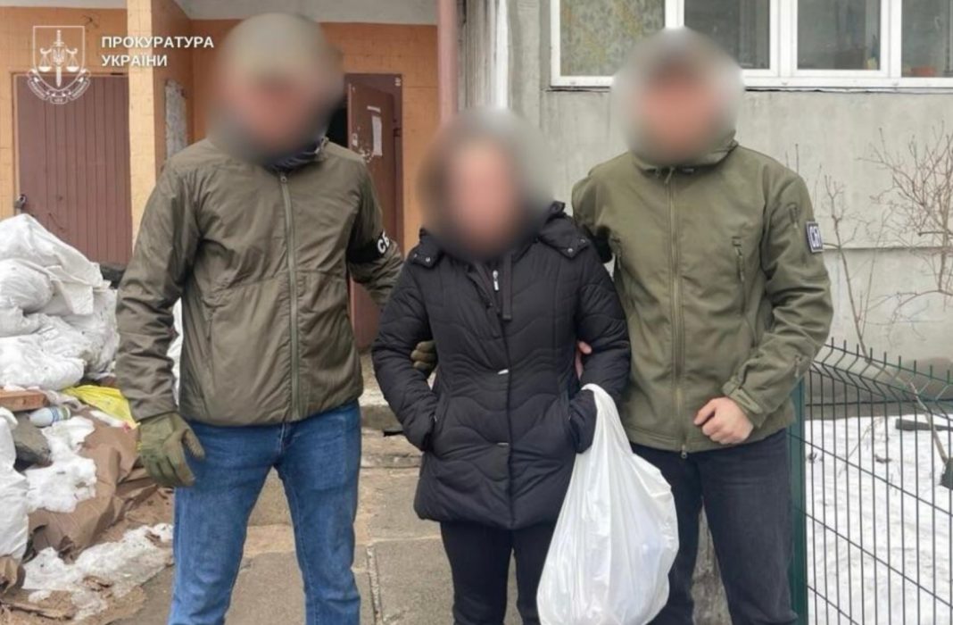 Затримання жінки у Києві за підозрою у співпраці з російськими спецслужбами