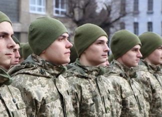 Рада заборонила держпосади без служби в армії Сесійна зала Верховної Ради під час голосування