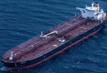 Танкер у морі біля берегів Туреччини