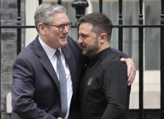 Президент України Володимир Зеленський і прем'єр-міністр Великої Британії Кір Стармер під час зустрічі у Лондоні