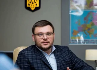 Семен Кривонос виступає на пресконференції
