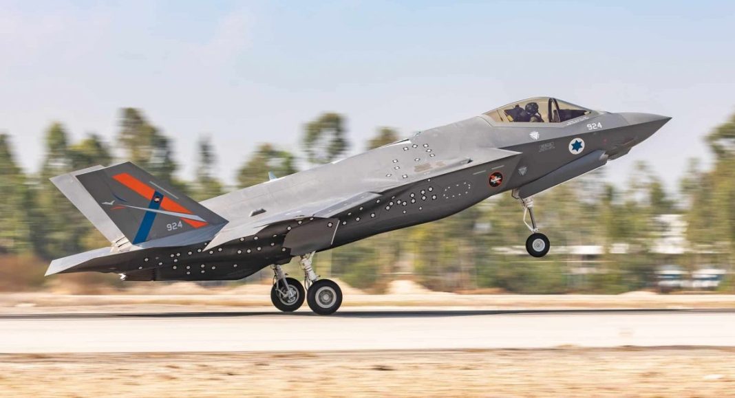 dbd66603b2fe9d08 Ізраїльський винищувач F-35 під час бойового польоту